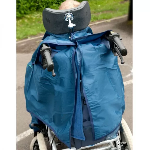 Back of navy Seenin total waterproof wheelchair cover