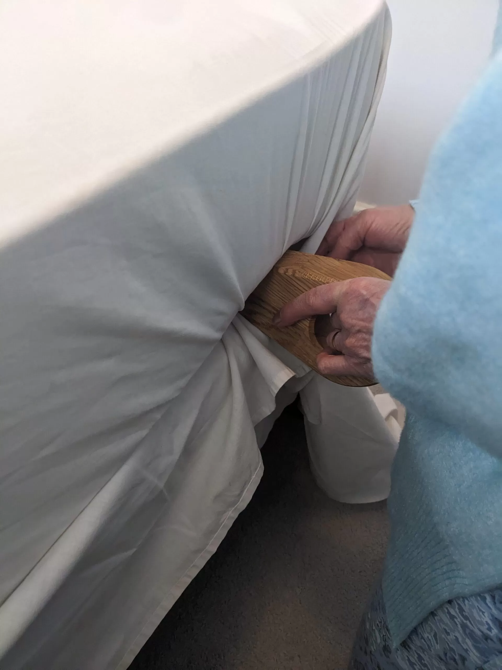 Bed wedge mattress lifter - Solid Oak - Image 6