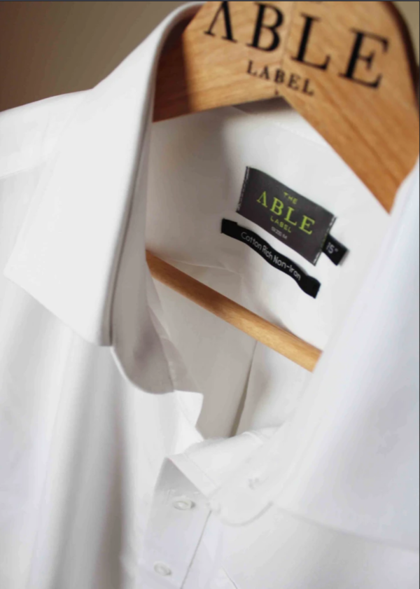 close up of the white hugo shirt able label