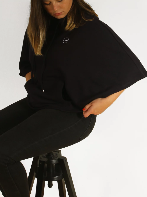 the l able jersey unisex cape in black