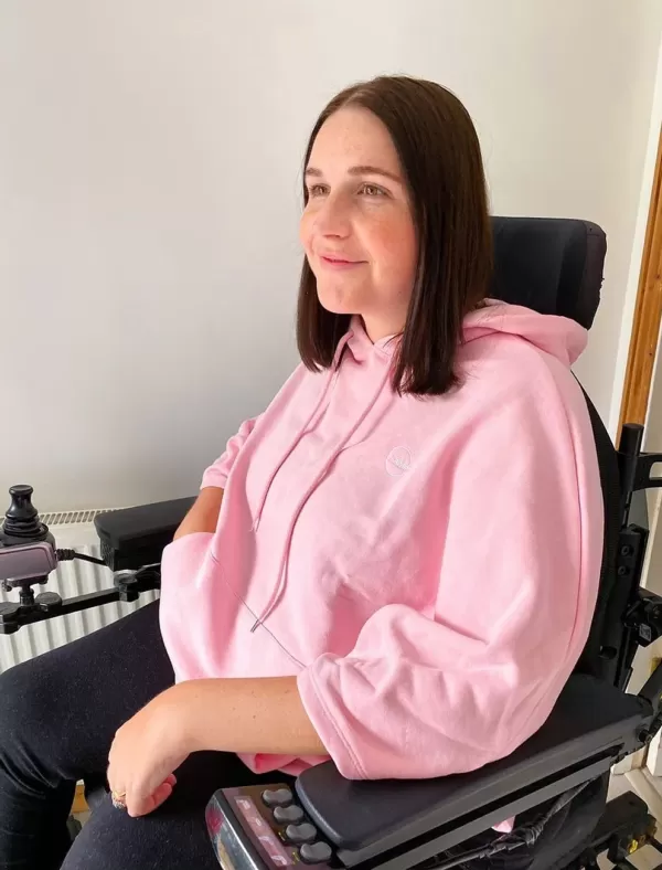 the l able unisex wheelchair cosy in pink